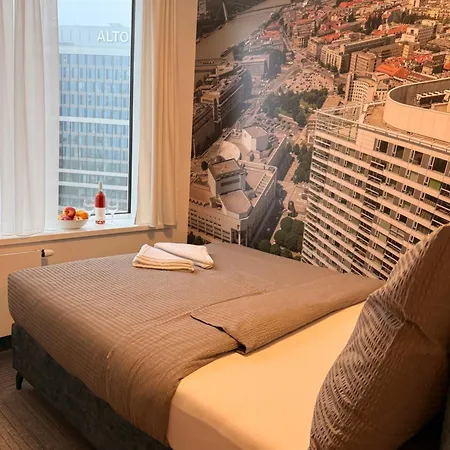 Zora Exclusive By Chors Bratislava