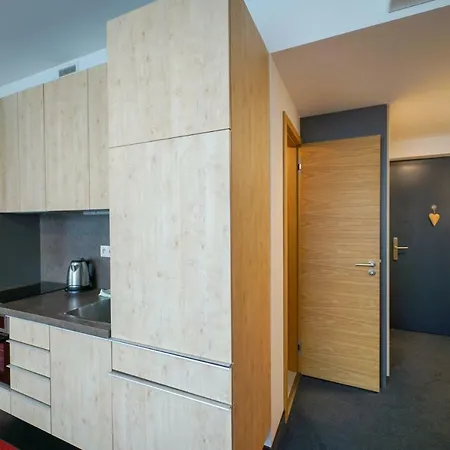 Zora Exclusive By Chors Bratislava