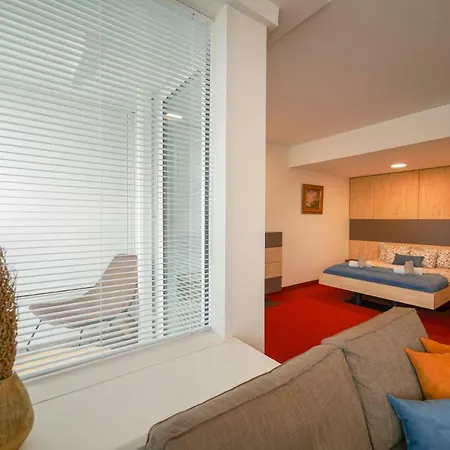 Zora Exclusive By Chors Bratislava