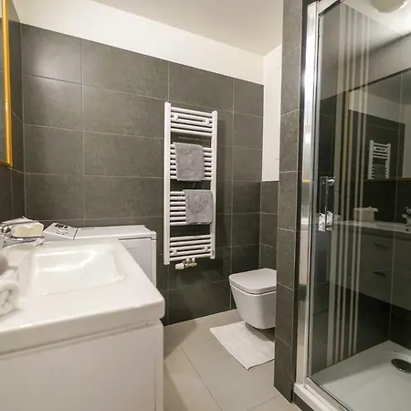 Zora Exclusive By Chors 브라티슬라바