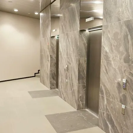 Zora Exclusive By Chors * Bratislava